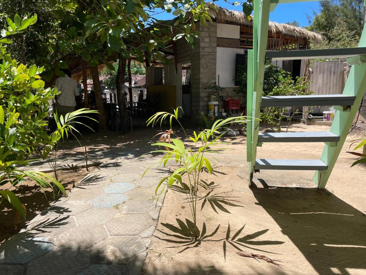Banana Surf House Otel Arugam Bay Dış mekan fotoğraf